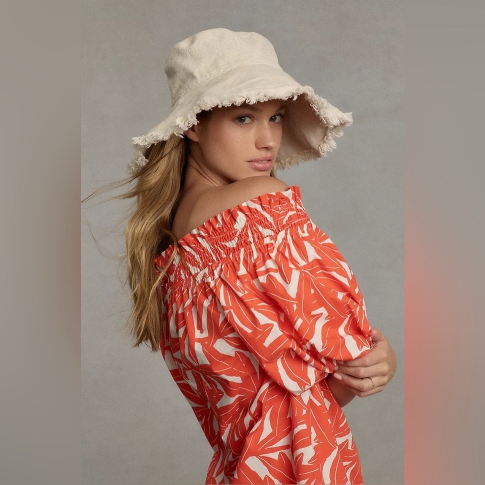 Anthropologie Whit Two Off The Shoulder Red & White Banana Leaf Pattern - Picture 4 of 9
